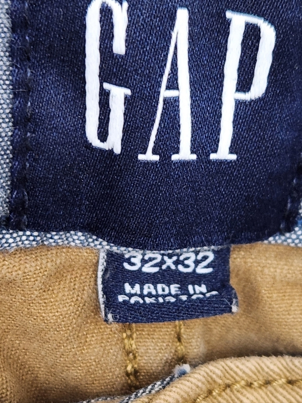 GAP Slim Khaki Chino Style Pants. 32 × 32 - Picture 6 of 7